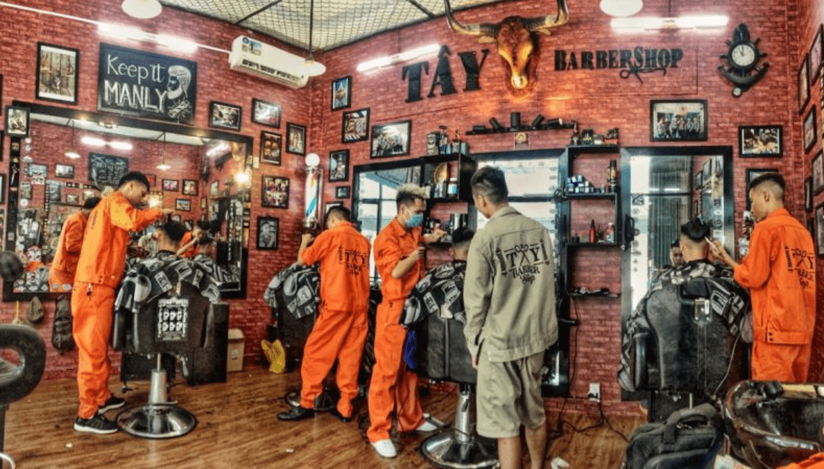 Tây Barbershop có không gian độc đáo, phóng khoáng